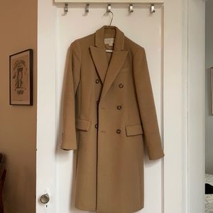 Michael Kors classic winter coat in camel. Size O.